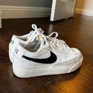 Women’s Platform Nike Blazers